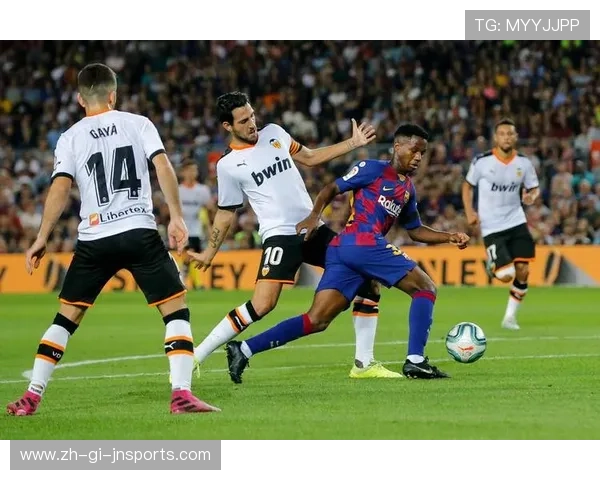 足球比赛中的无球跑动技巧与进攻空间利用